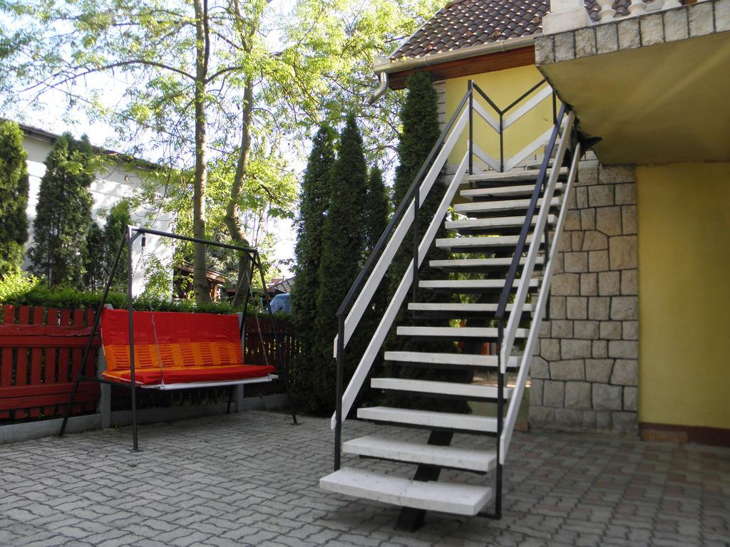 Edu Apartman ไฮจ์ดุสโซบอสโล ภายนอก รูปภาพ